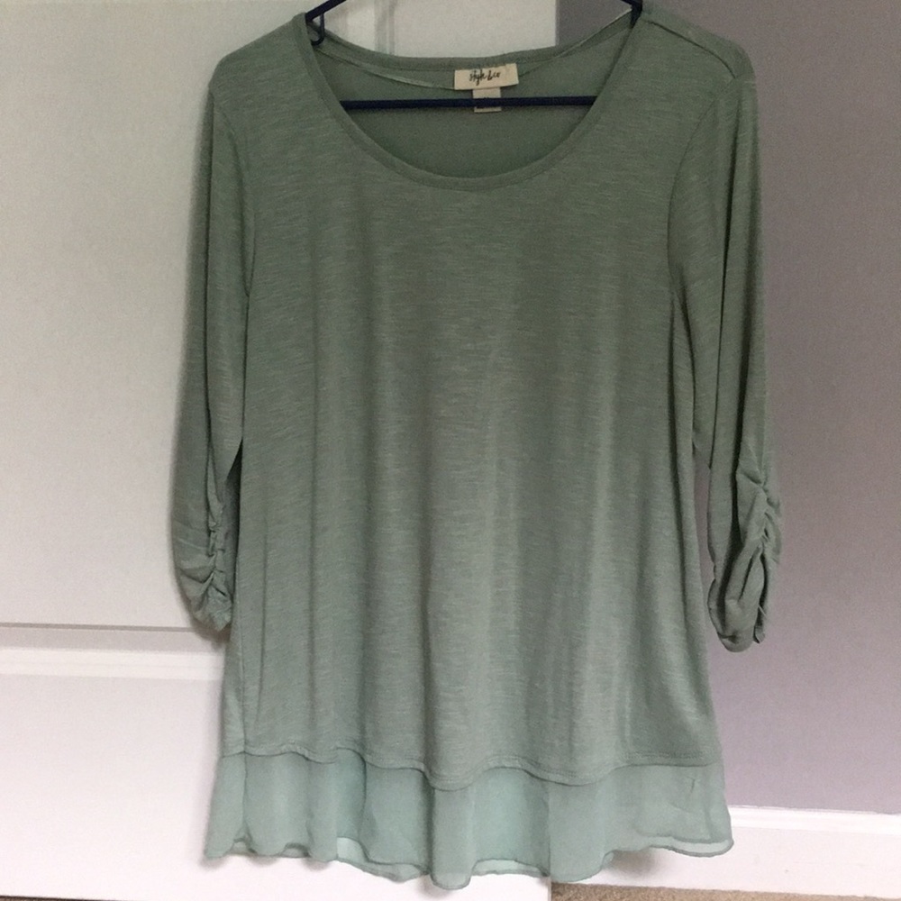 Medium Women’s Dress Shirt